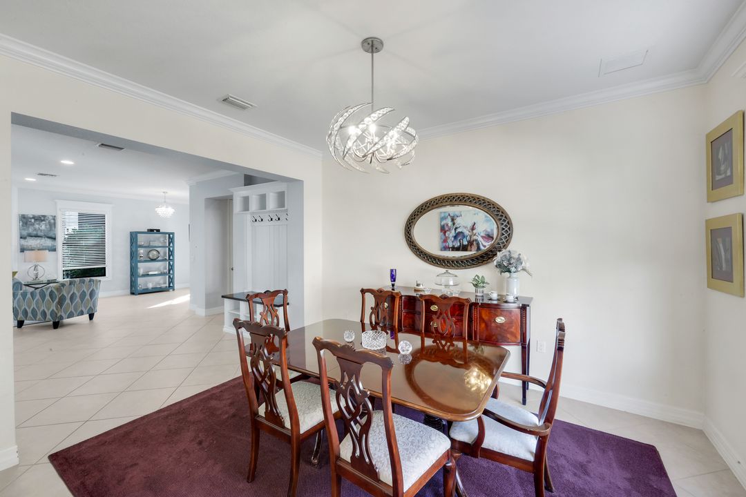 2735 Cinnamon Bay Cir, Naples, FL 34119