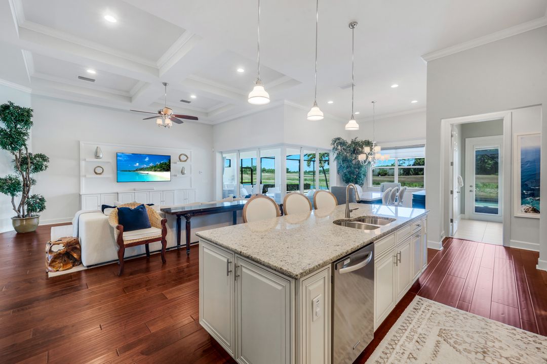 9238 Ores Cir, Naples, FL 34120