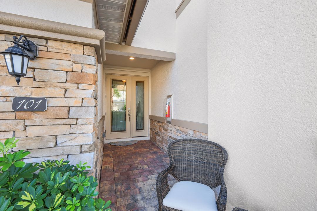 9213 Quartz Ln #101, Naples, FL 34120