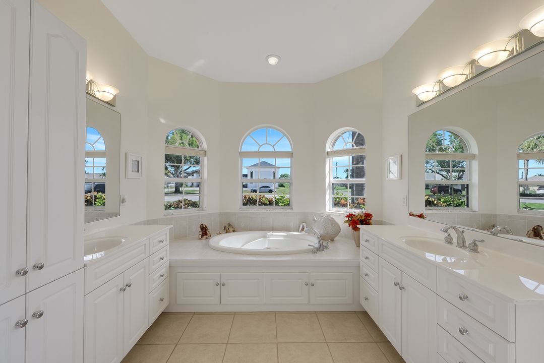 1632 Savona Pkwy, Cape Coral, FL 33904