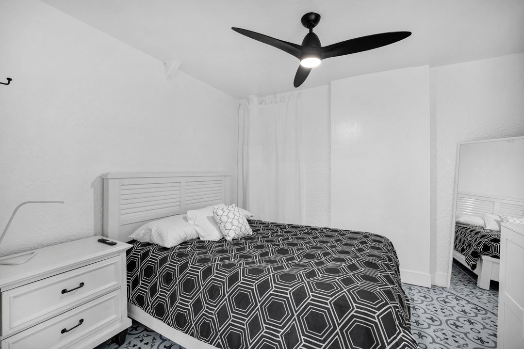 171 5th St, Naples, FL 34113