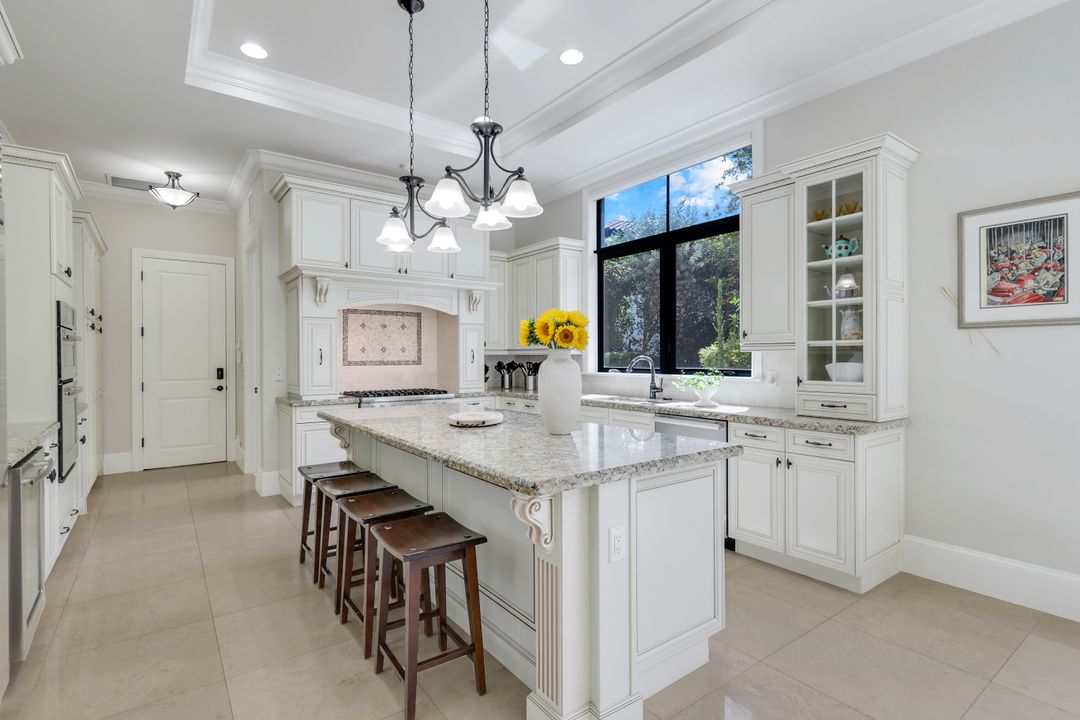 2351 Traditions Ct, Naples, FL 34105