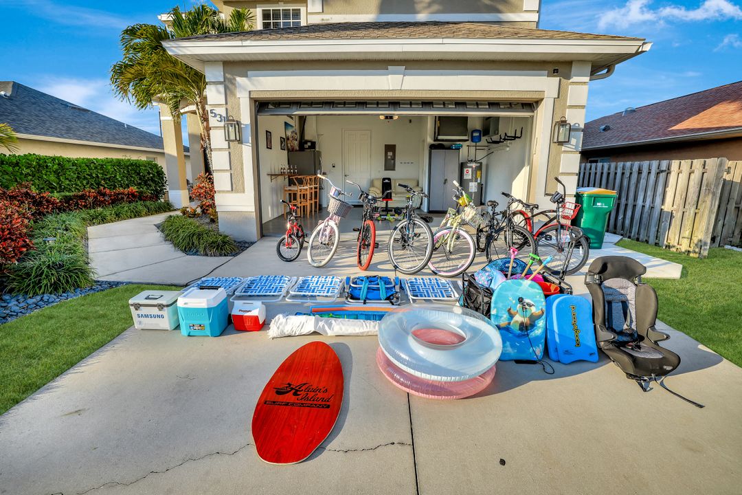 531 105th Ave N, Naples, FL 34108