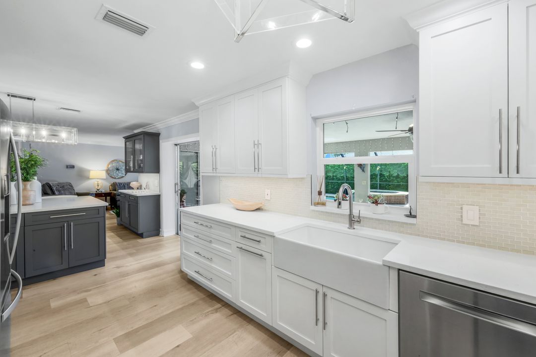 27984 Carl Cir, Bonita Springs, FL 34135
