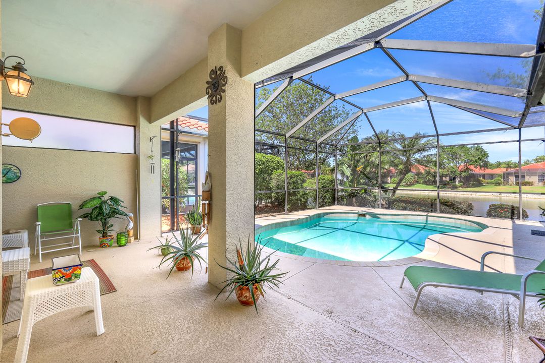 939 Fountain Run, Naples, FL 34119