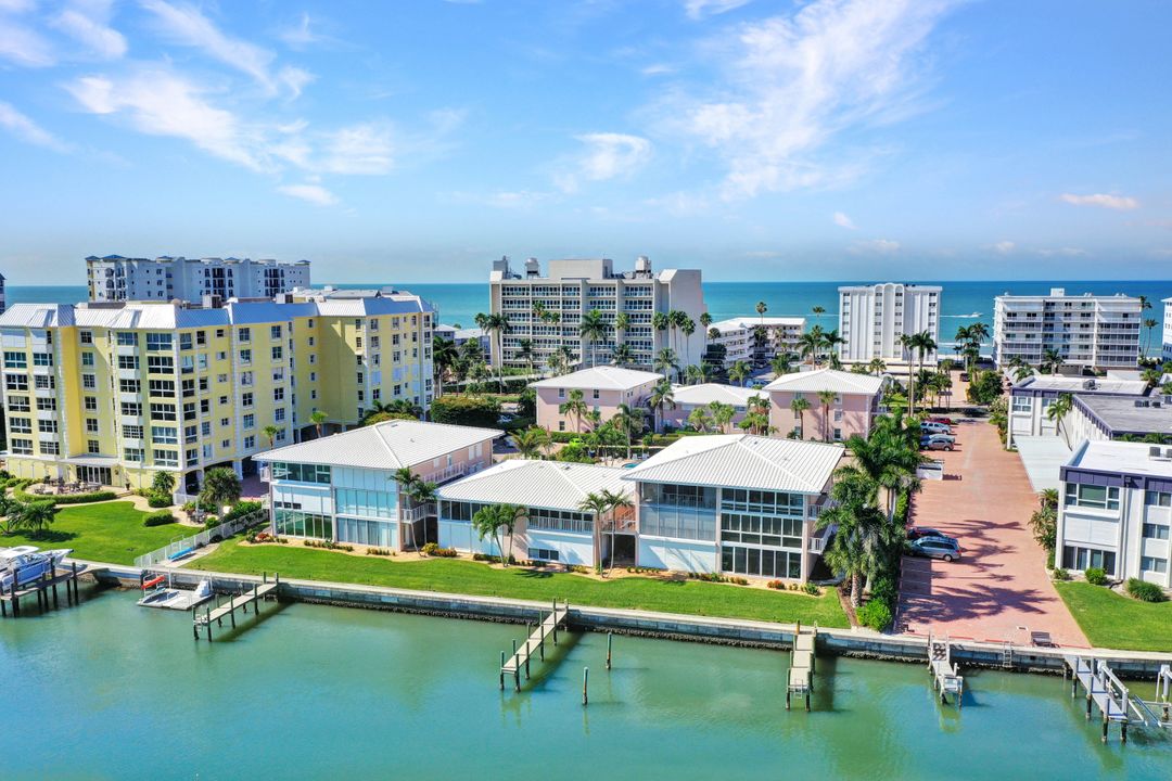 1910 Gulf Shore Blvd N, Naples, FL 34102