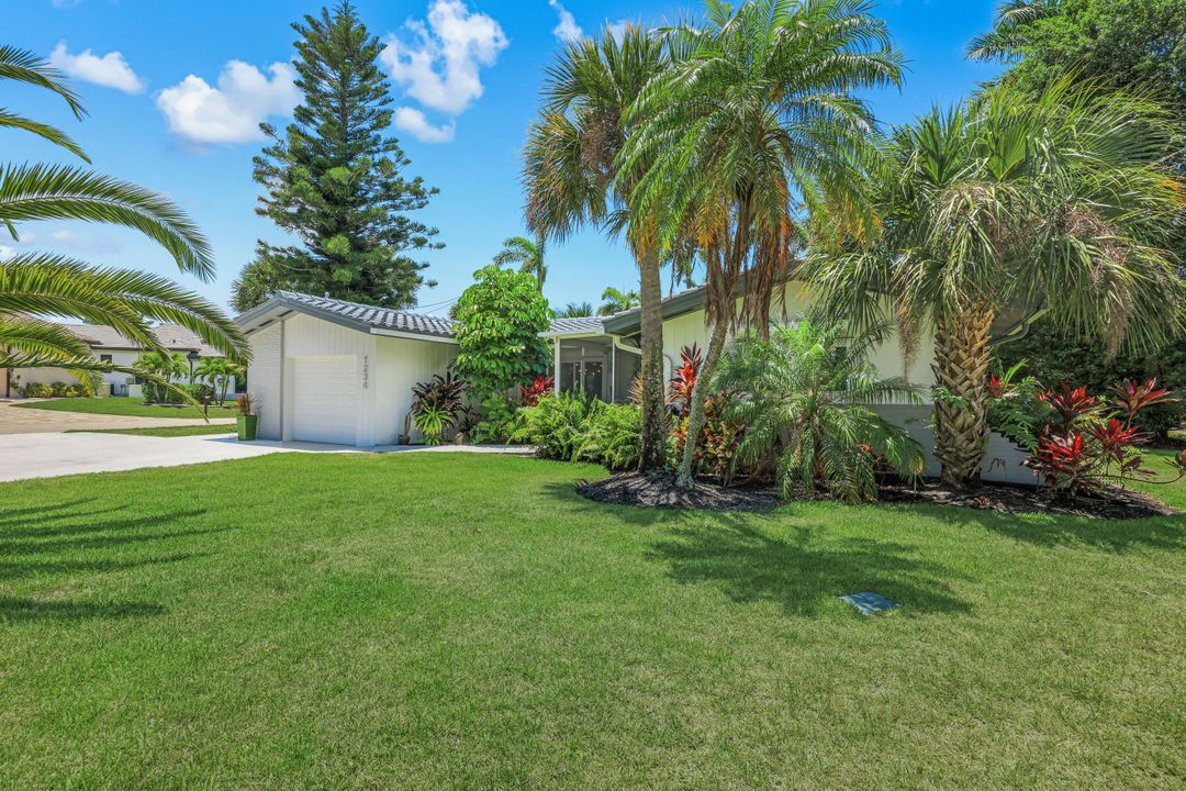 1236 El Dorado Pkwy E, Cape Coral, FL 33904