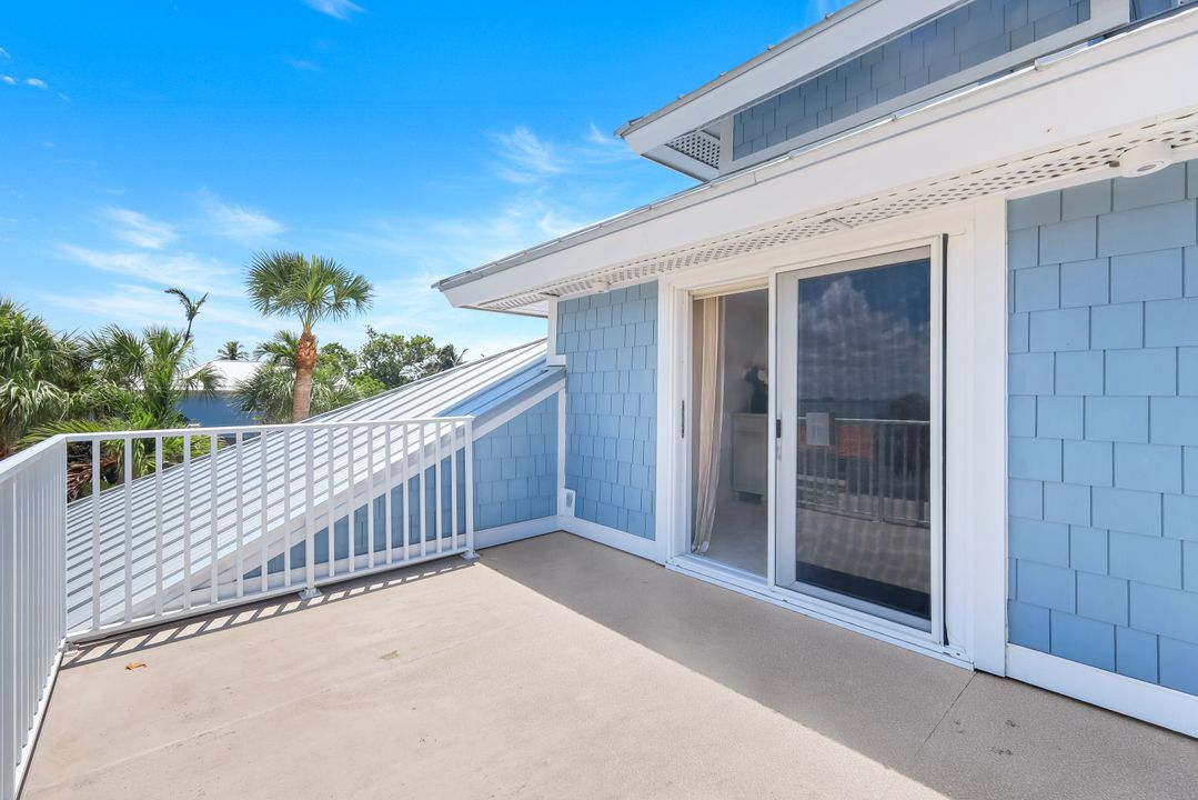 513 Lighthouse Way, Sanibel, FL 33957