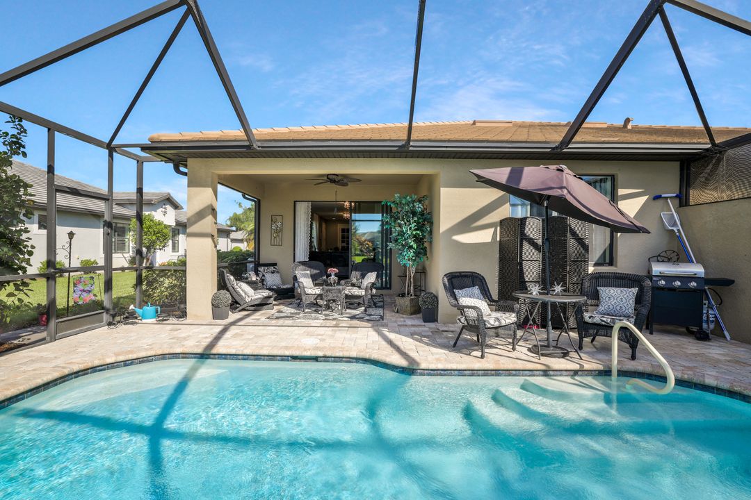 7659 Jacaranda Ln, Naples, FL 34114
