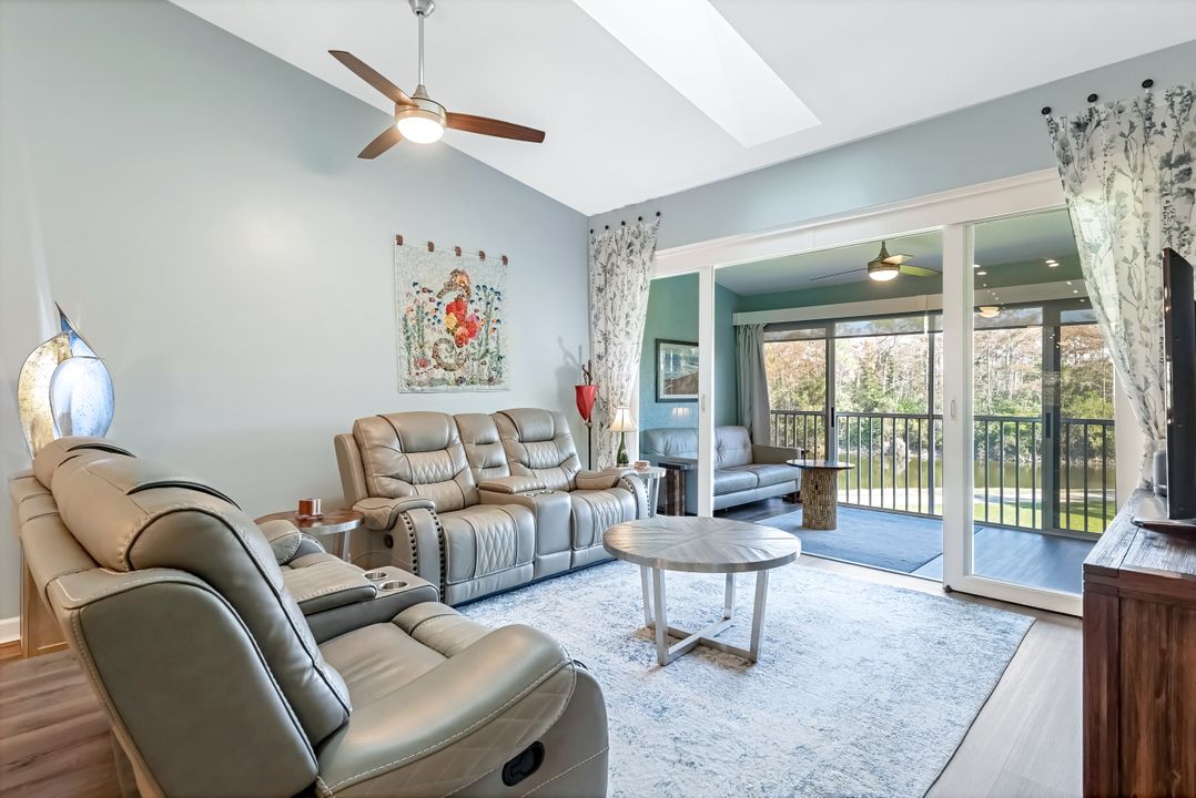 524 Lake Louise Cir #504, Naples, FL 34110