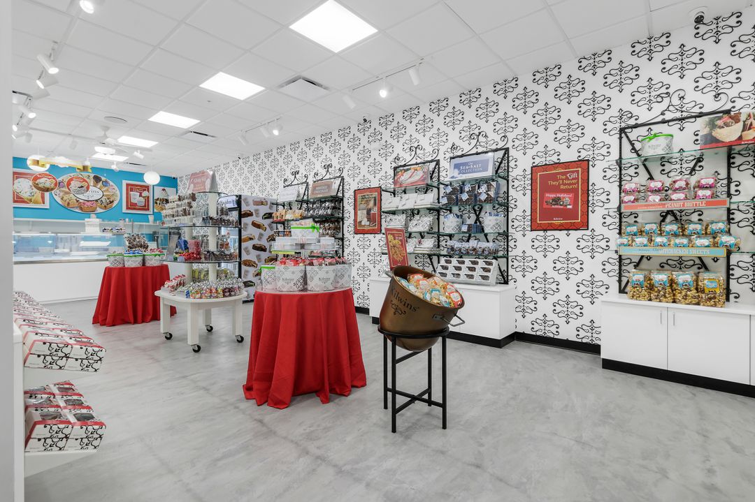 743 5th Ave S, Naples, FL 34102