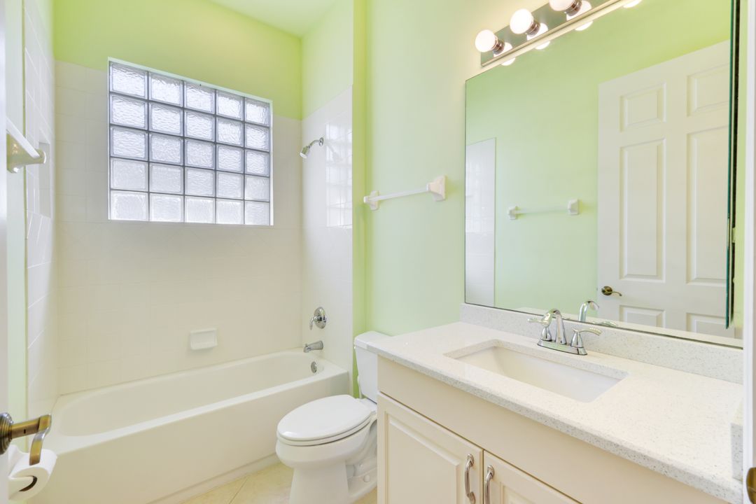 12910 Silverthorn Ct, Bonita Springs, FL 34135