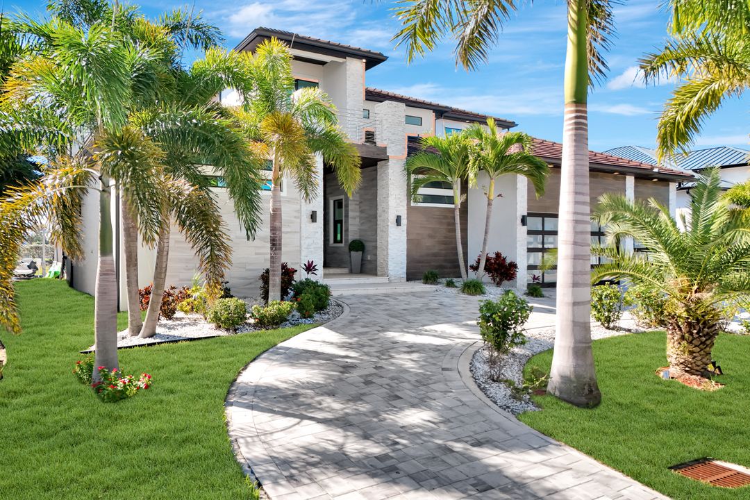 1110 Lenox Ct, Cape Coral, FL 33904