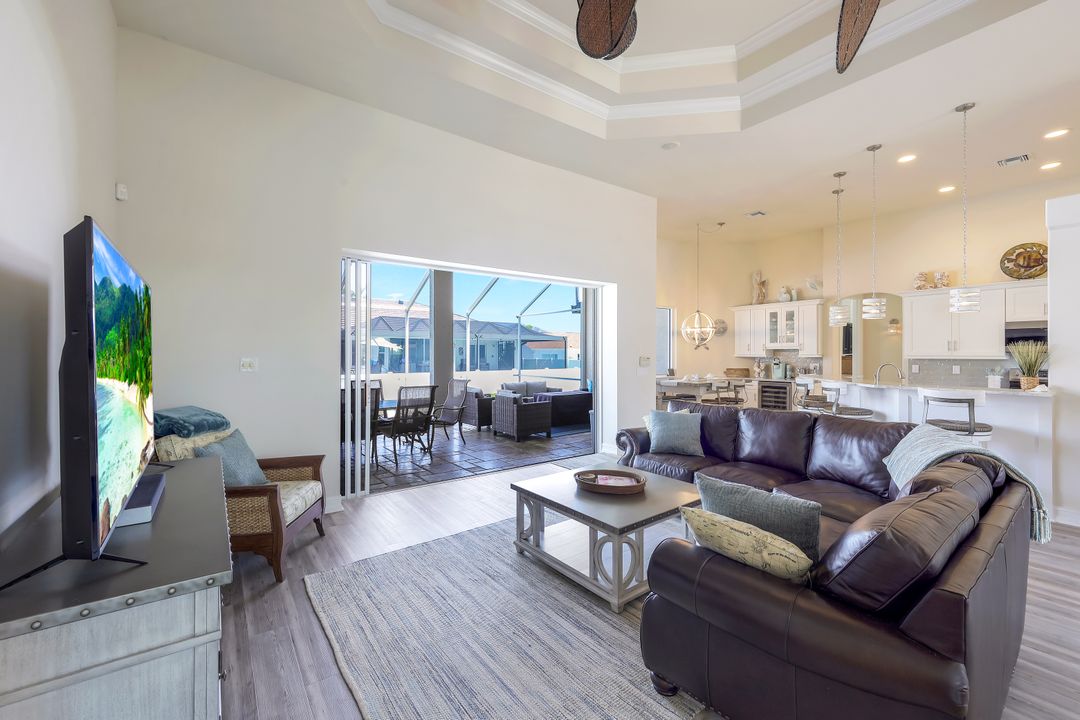 910 Montego Ct, Marco Island, FL 34145