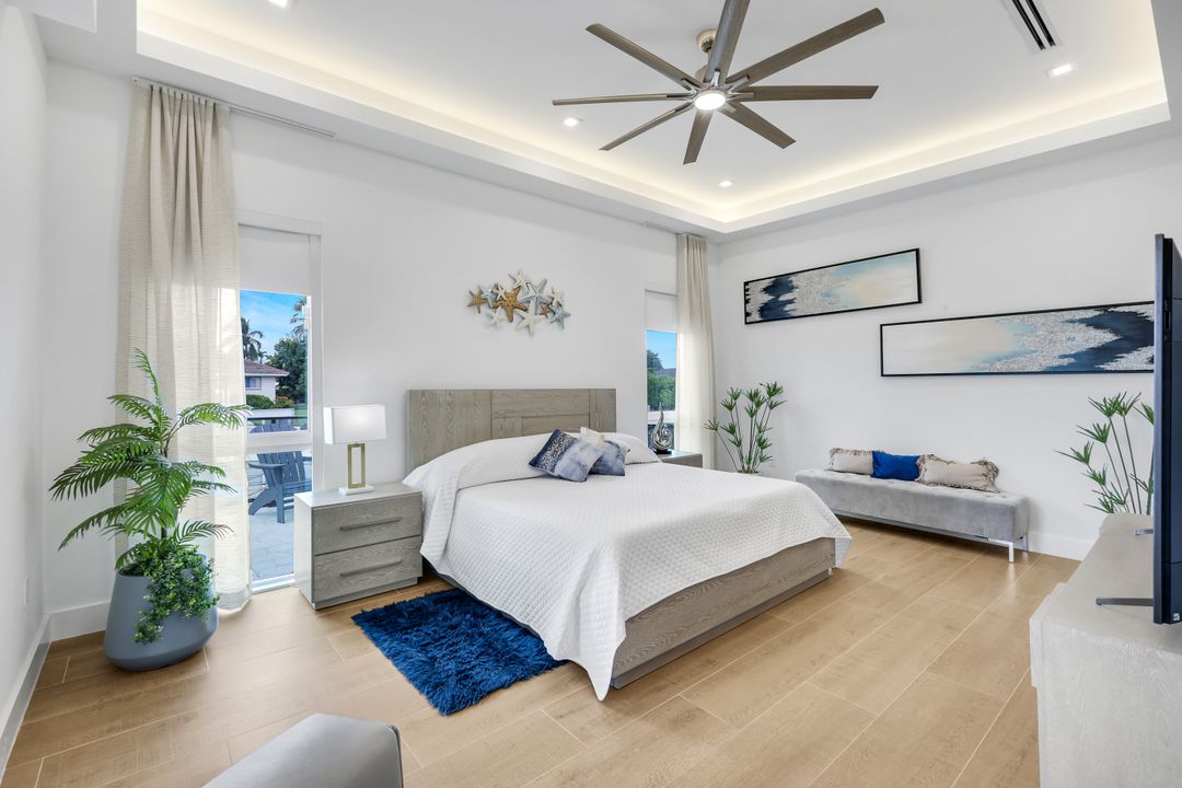 919 Juniper Ct, Marco Island, FL 34145