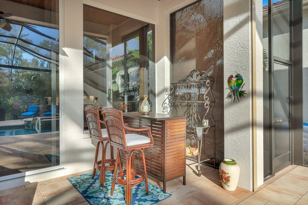 1282 Via Portofino, Naples, FL 34108