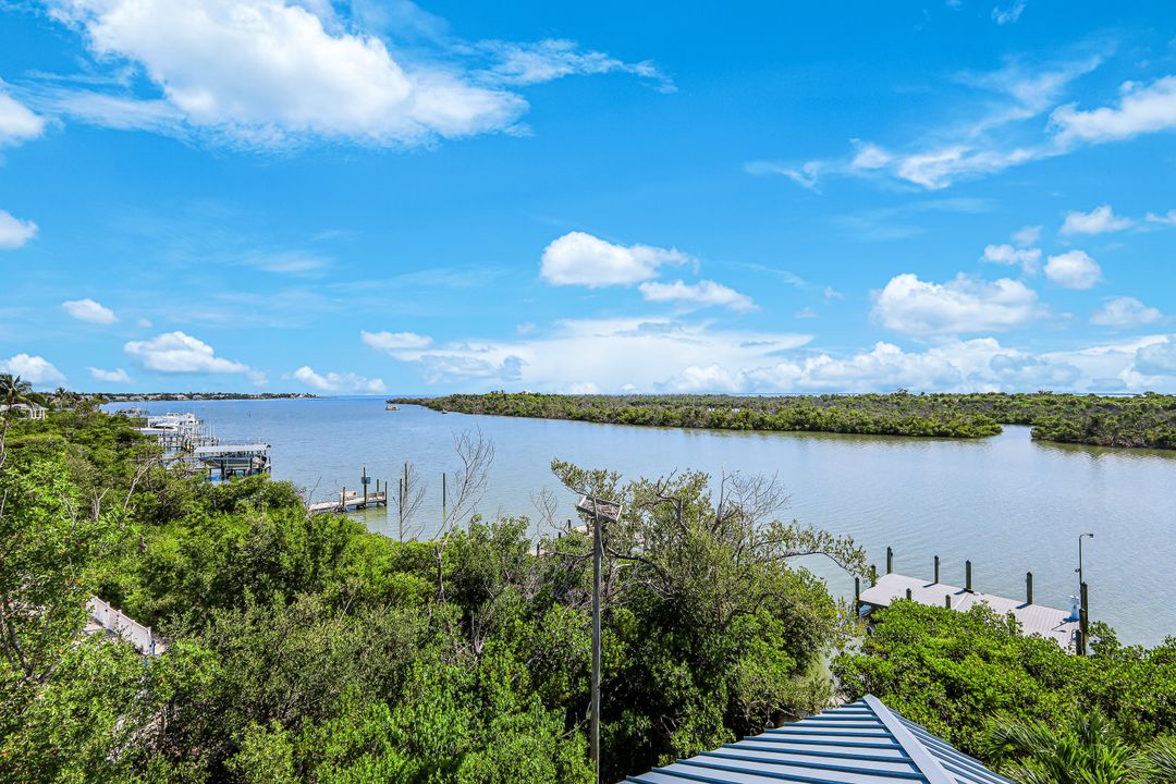 16211 Captiva Dr, Captiva, FL 33924