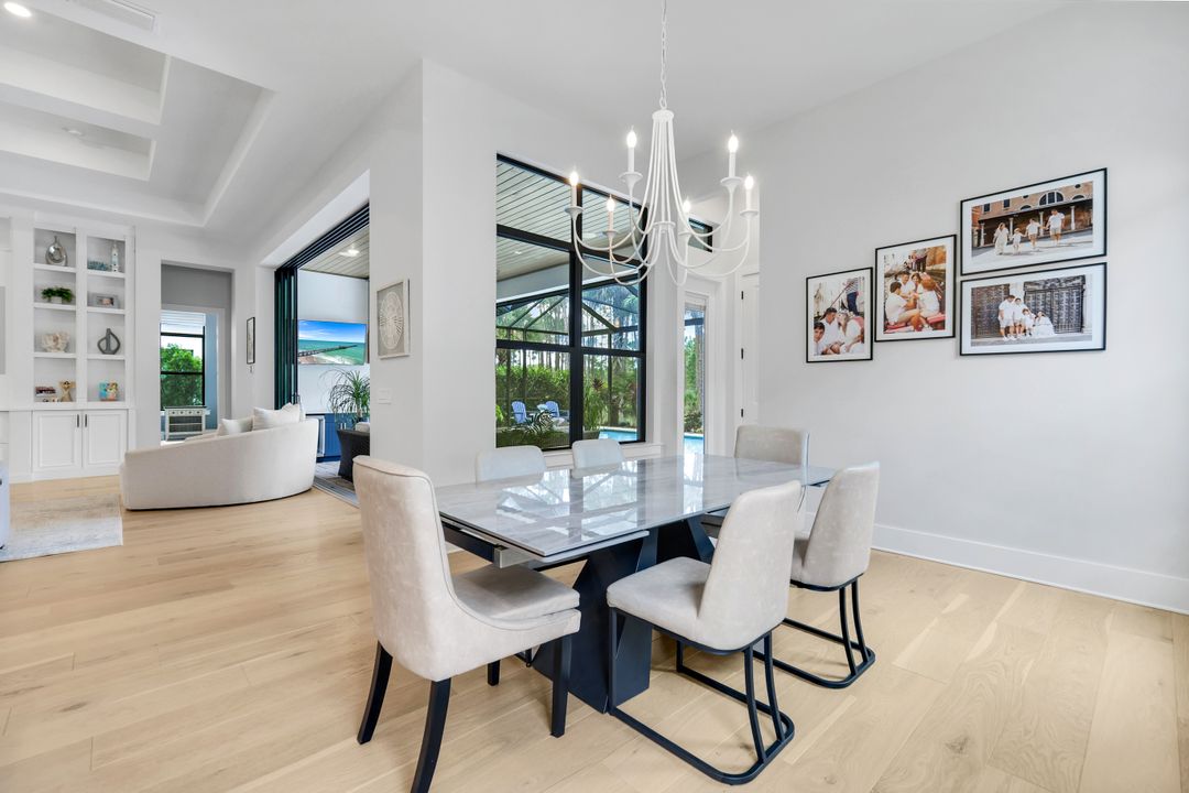 16221 Verilyn Cir, Naples, FL 34110