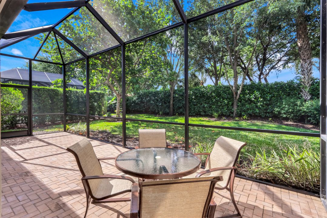 3267 Pacific Dr, Naples, FL 34119