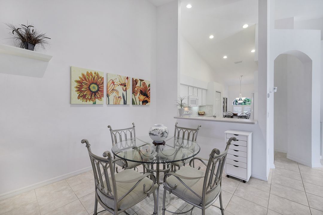 6721 Calumet Dr, Naples, FL 34113