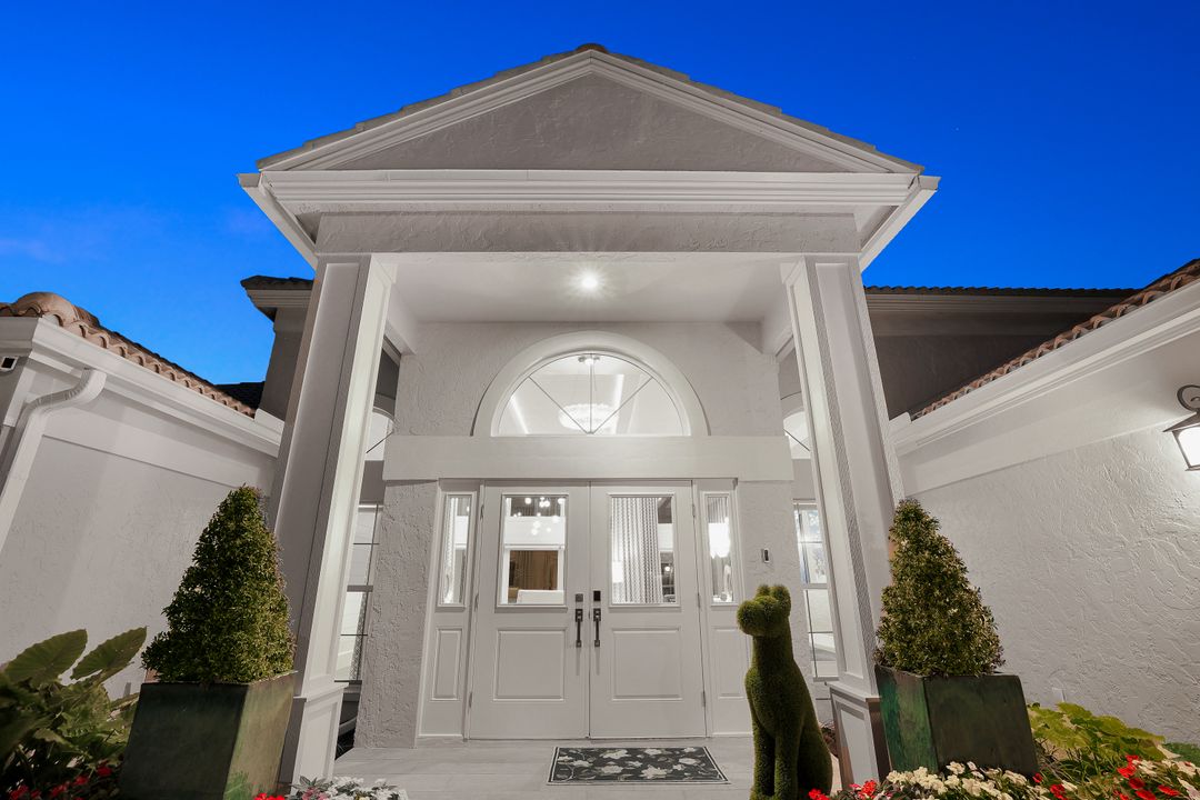 812 Tallow Tree Ct, Naples, FL 34108