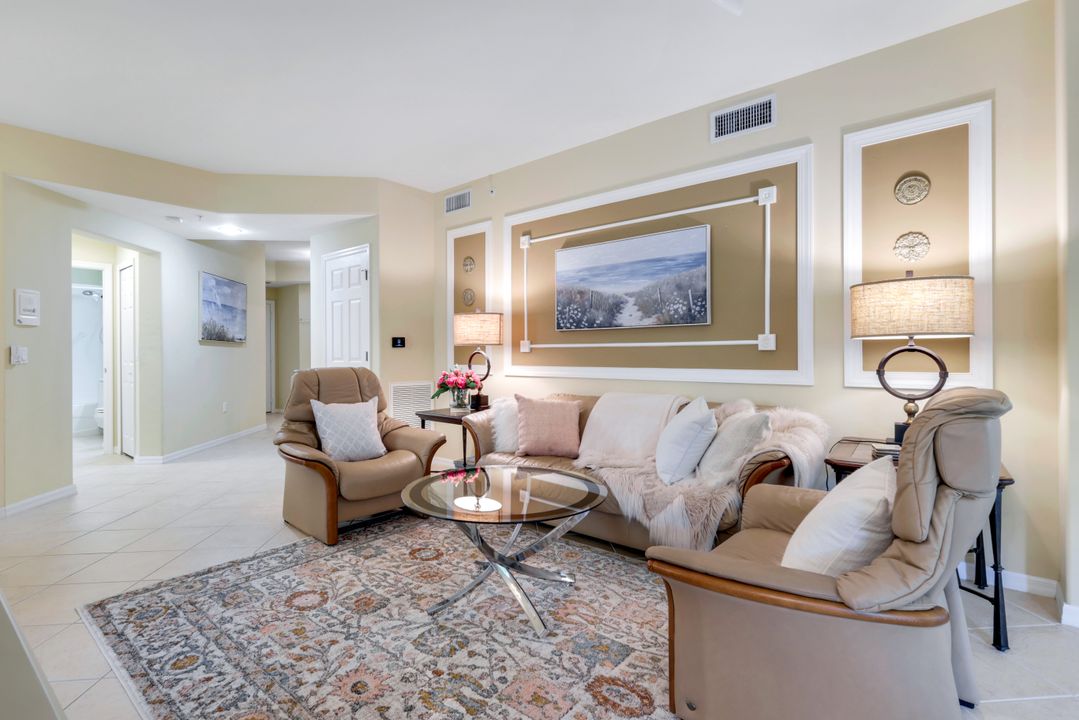 1445 Tiffany Ln #202, Naples, FL 34105
