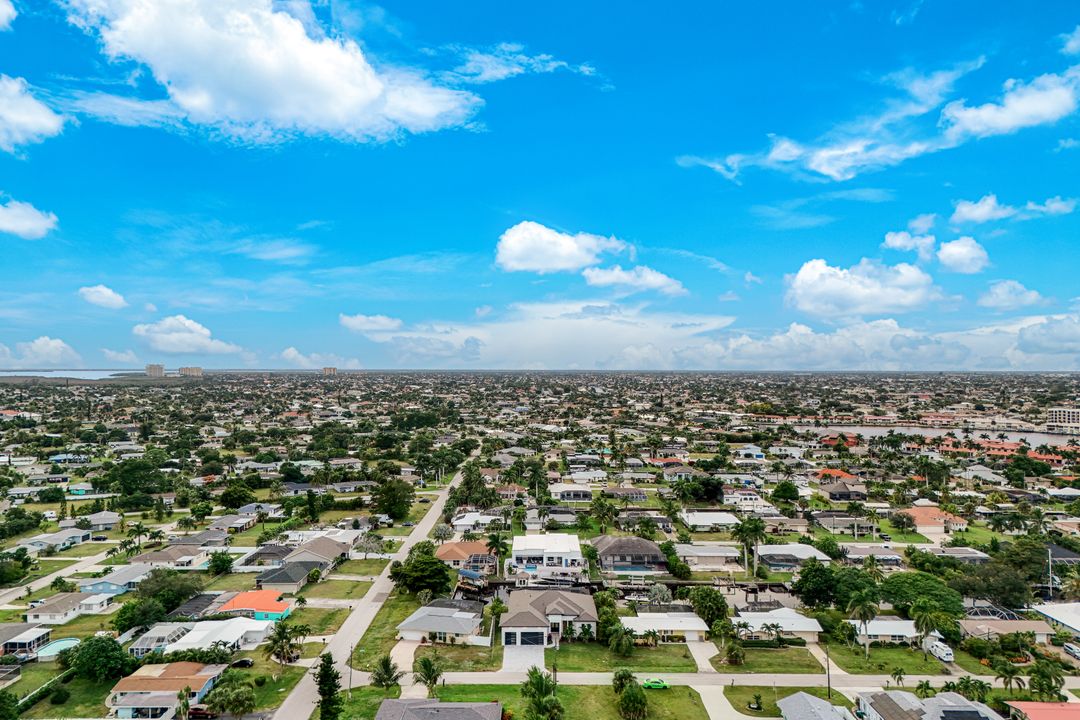 5130 Atlantic Ct, Cape Coral, FL 33904