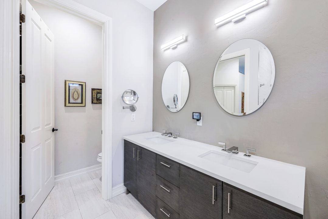 6053 Dogleg Dr, Naples, FL 34113