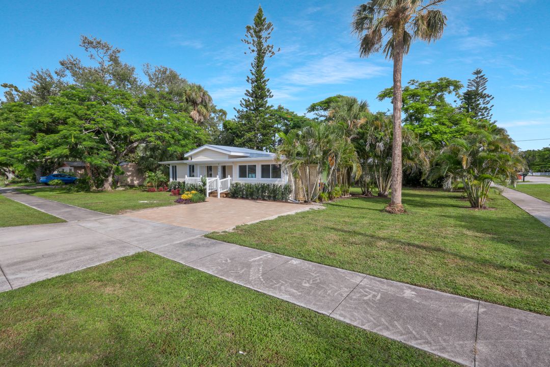 1755 Oakley Ave, Fort Myers, FL 33901
