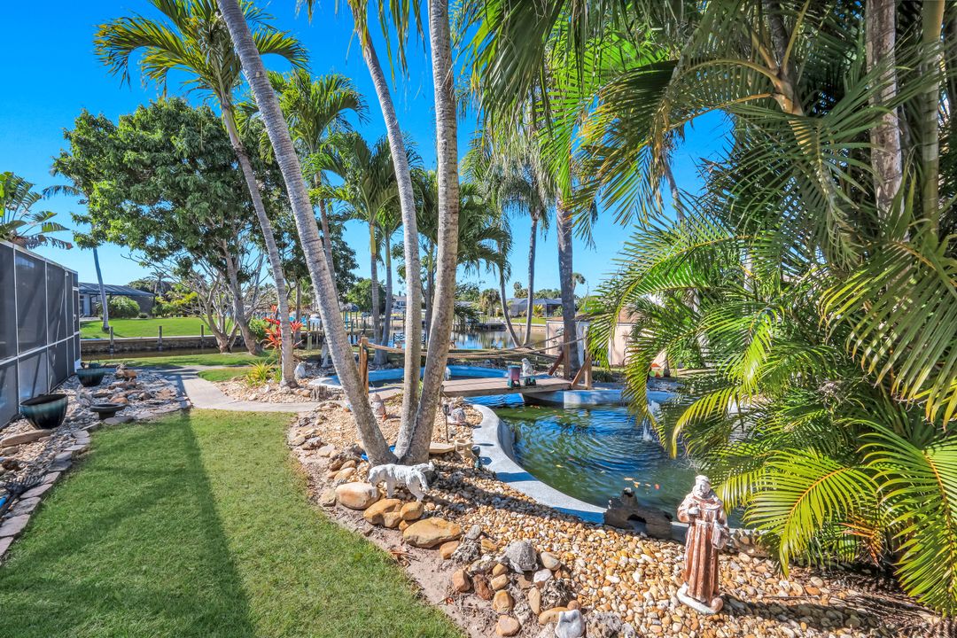 5201 Willow Ct, Cape Coral, FL 33904