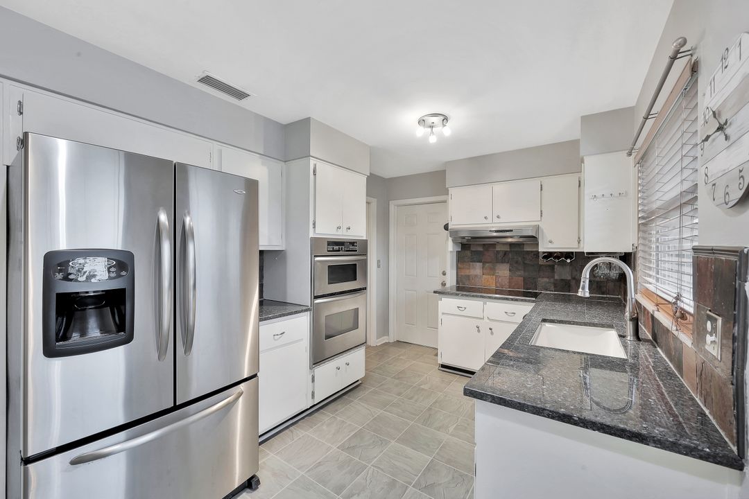 2201 41st Terrace SW, Naples, FL 34116