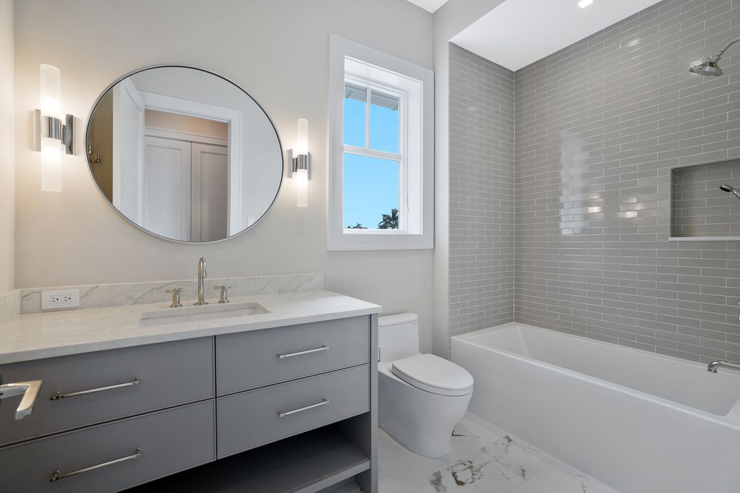 408 16th Ave S, Naples, FL 34102