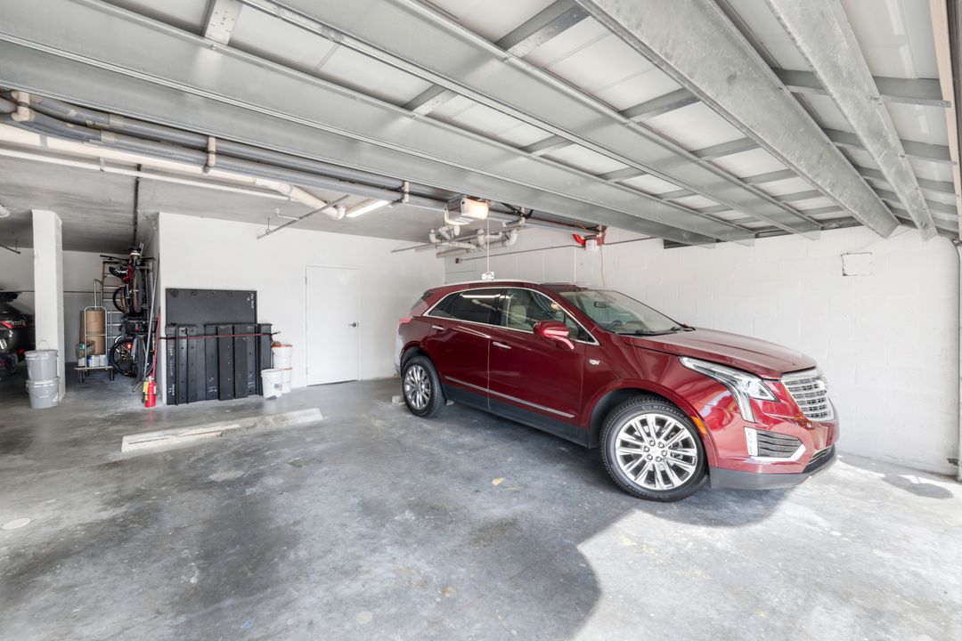 9653 Gulf Shore Dr #303, Naples, FL 34108