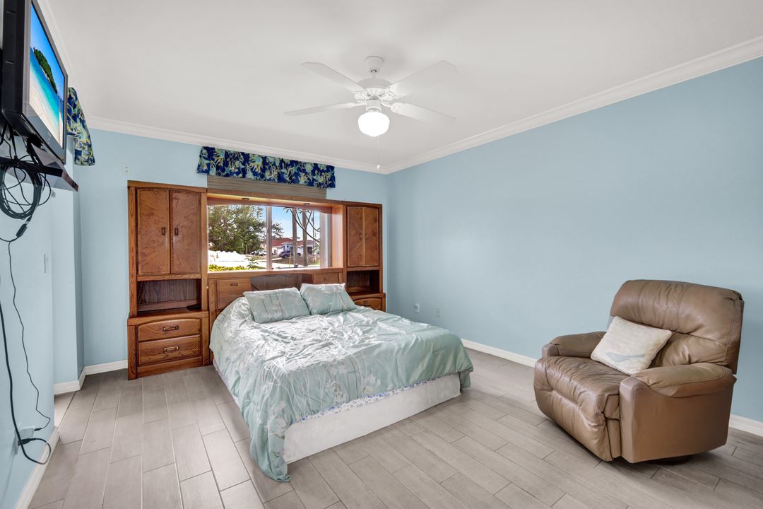 1718 SW 12th Ln, Cape Coral, FL 33991