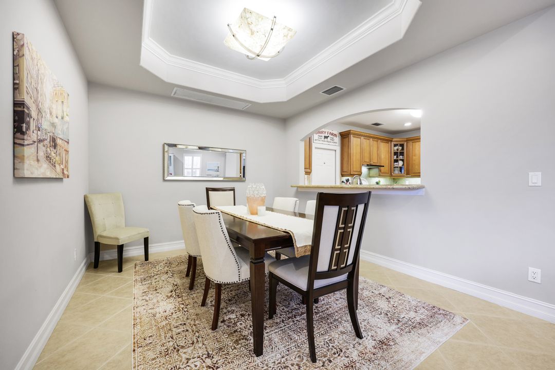 2858 Tiburon Blvd E  #101, Naples, FL 34109