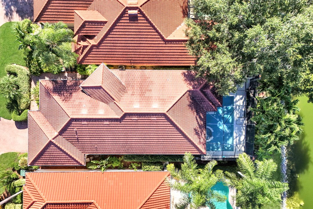 915 Fountain Run, Naples, FL 34119