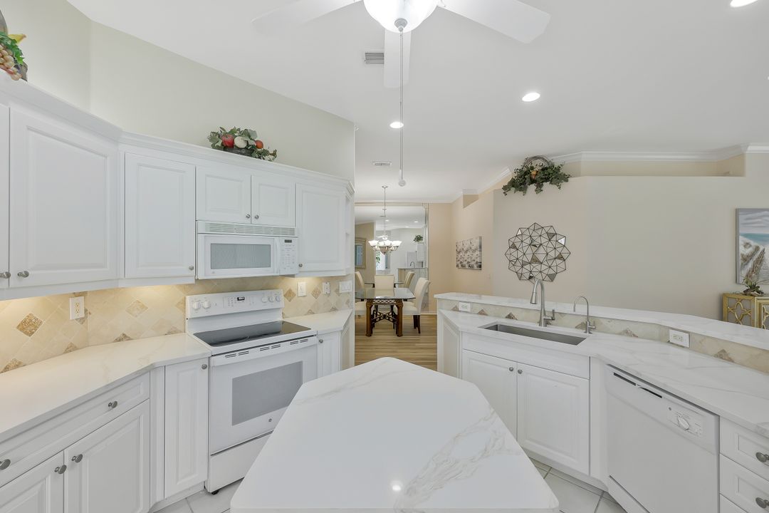 12695 Fox Ridge Dr, Bonita Springs, FL 34135