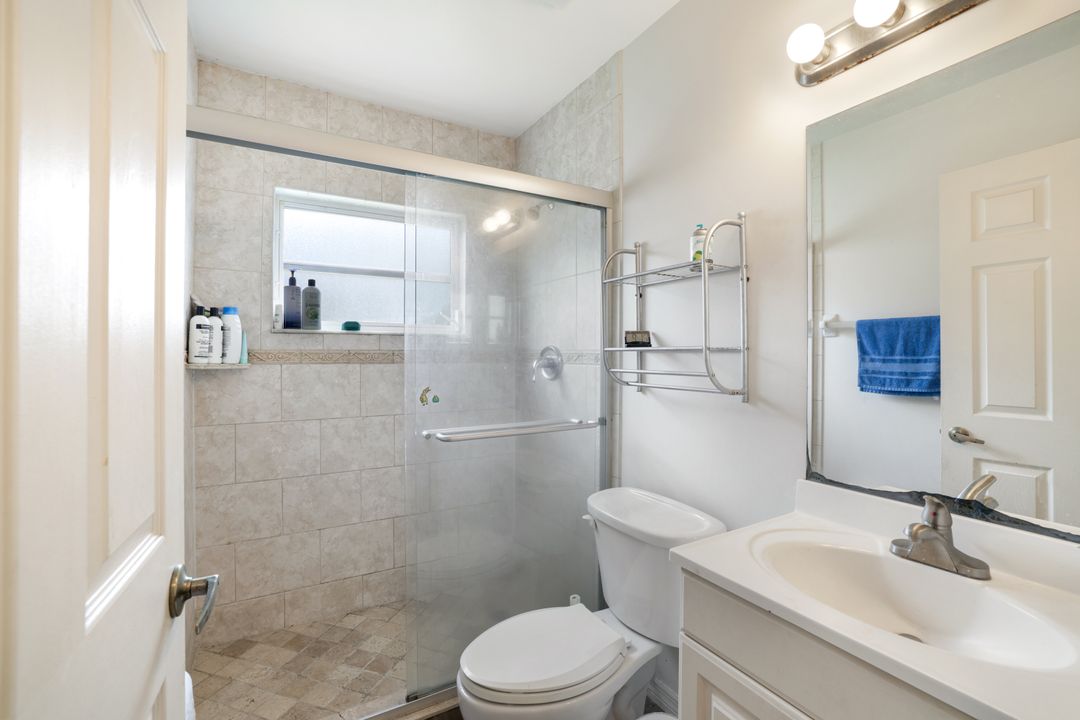 1920 Piccadilly Circus, Naples, FL 34112