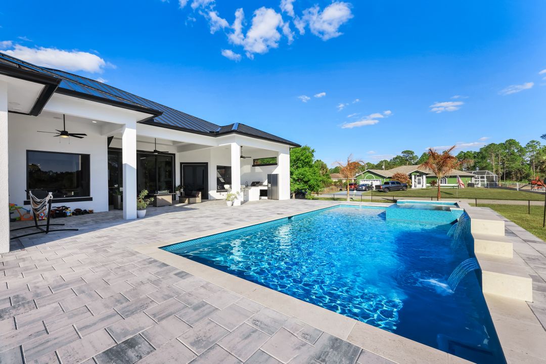 1104 E 6th St, Lehigh Acres, FL 33972