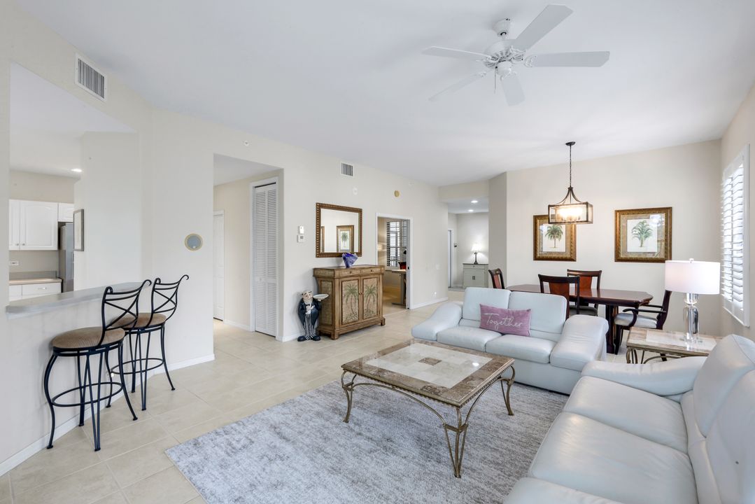 8231 Parkstone Pl #301, Naples, FL 34120