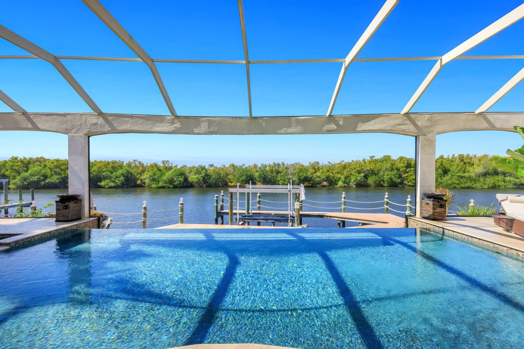 3820 Surfside Blvd, Cape Coral, FL 33914