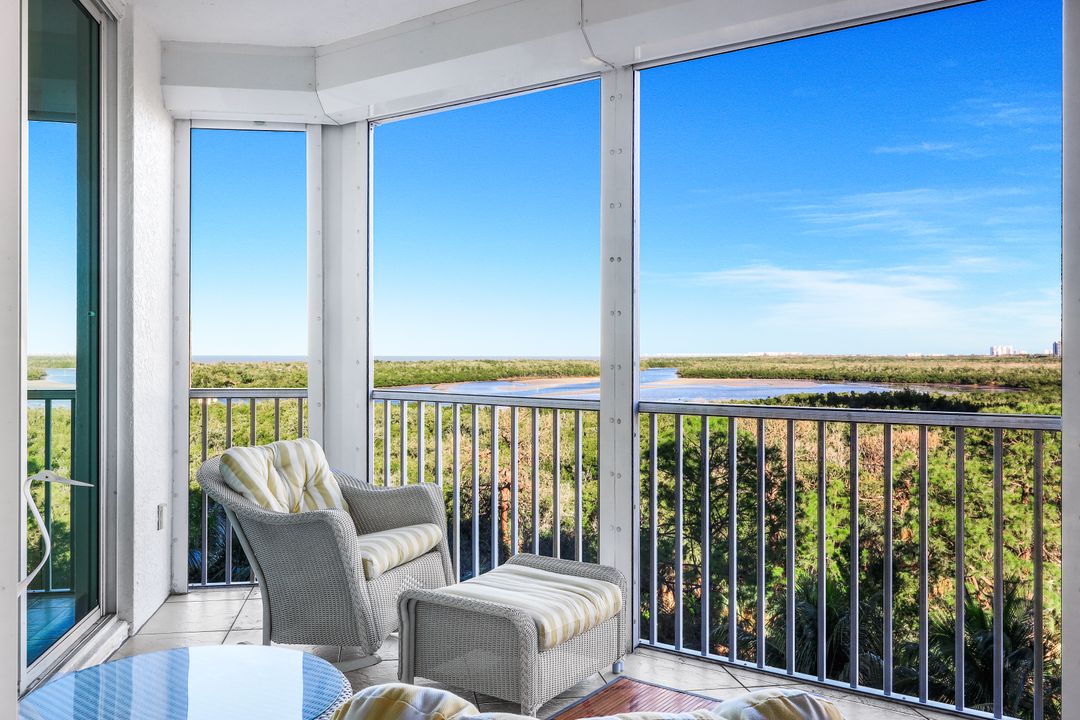 325 Dunes Blvd #605, Naples, FL 34110