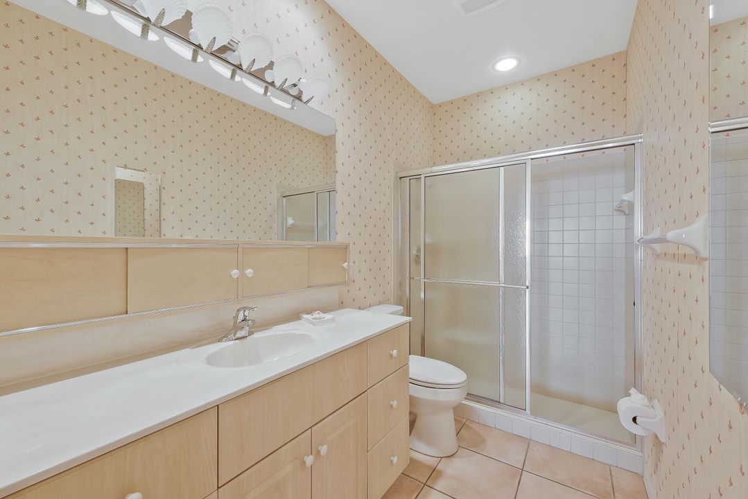 1726 Emerald Cove Cir, Cape Coral, FL 33991