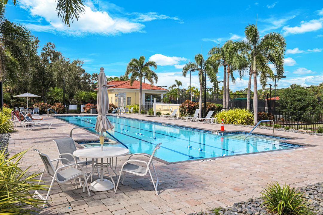 5848 Ferrara Dr, Sarasota, FL 34238