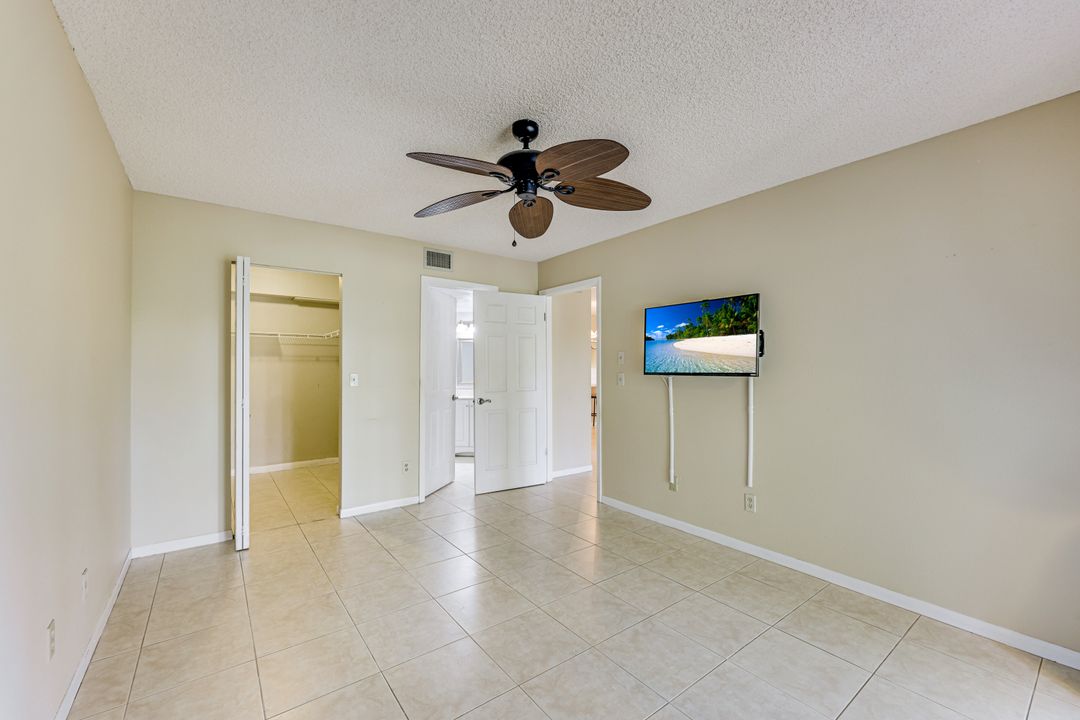 1702 Kings Lake Blvd #102, Naples, FL 34112