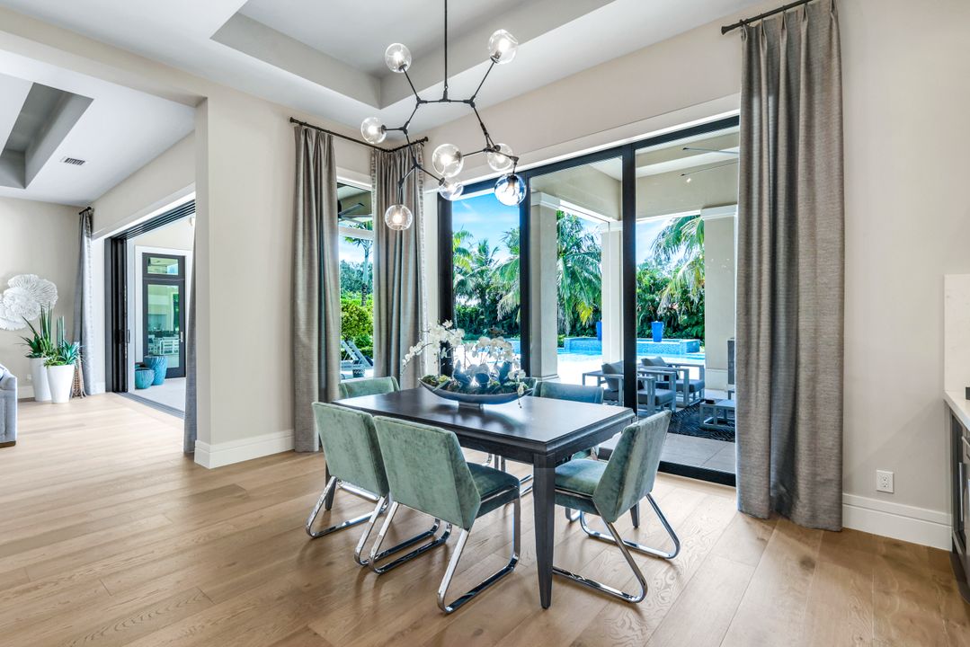 112 Hickory Rd, Naples, FL 34108