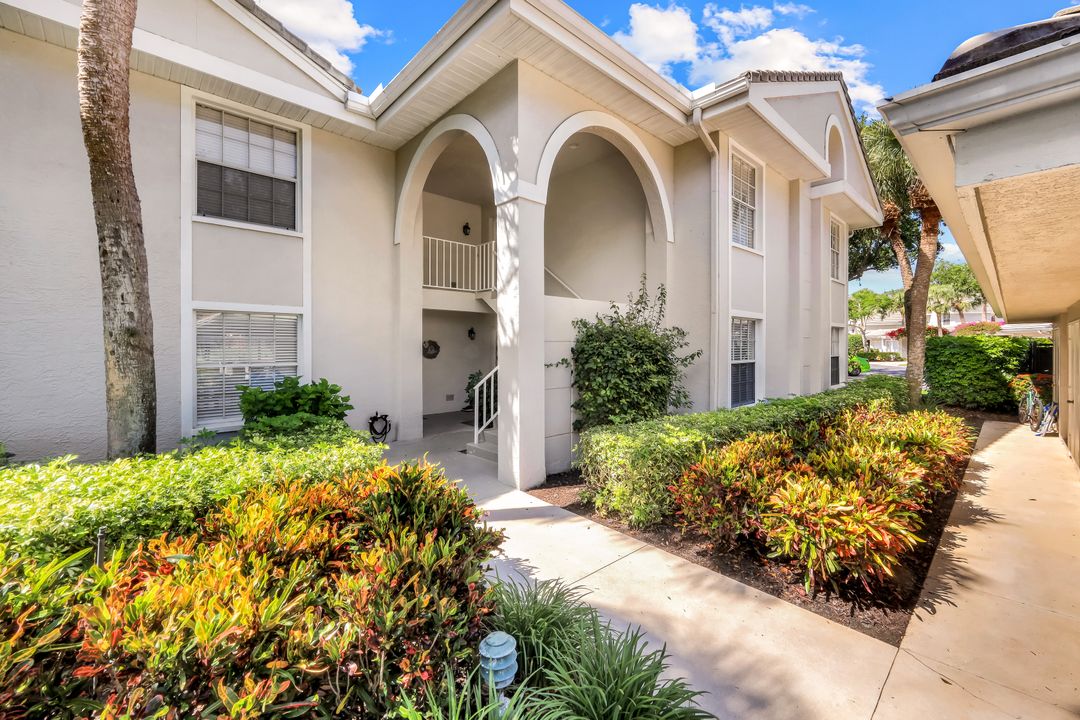 6260 Bellerive Ave #402, Naples, FL 34119
