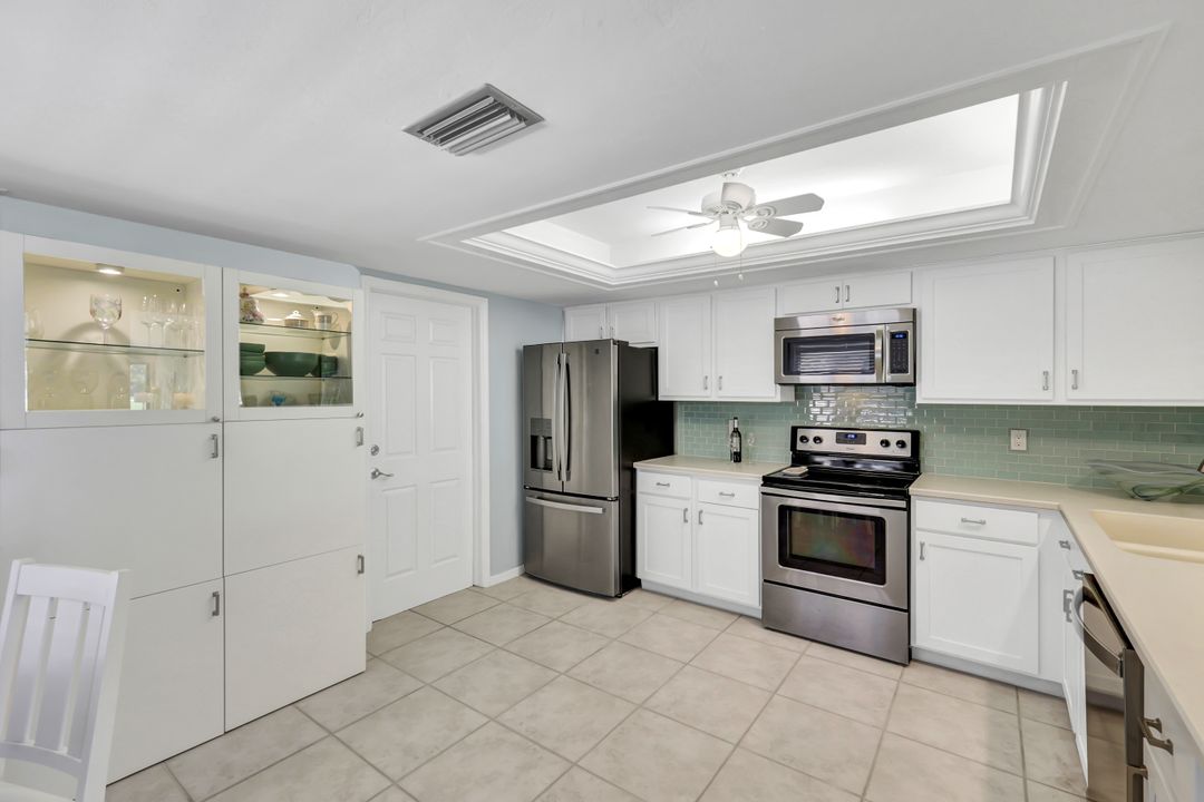 428 Kings Way, Naples, FL 34104