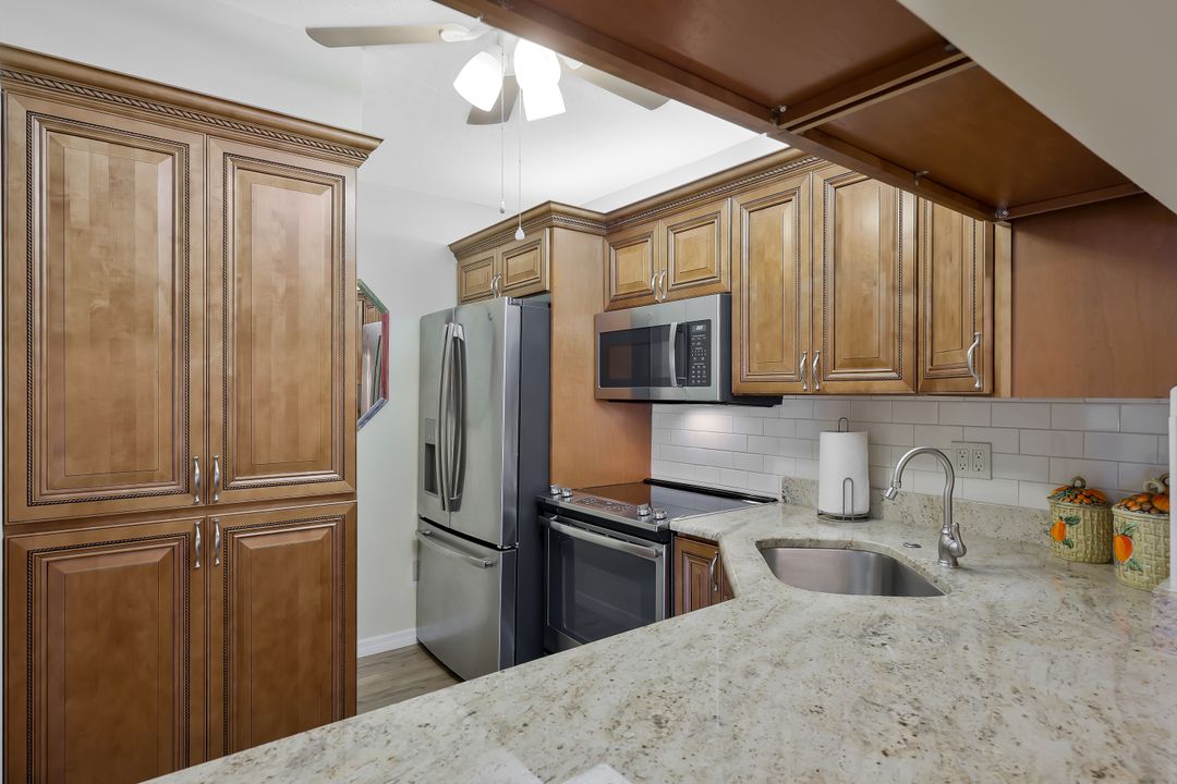 4071 Lakeside Club Blvd #3, Fort Myers, FL 33905