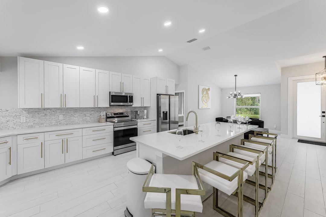 6641 Golden Gate Pkwy, Naples, FL 34105